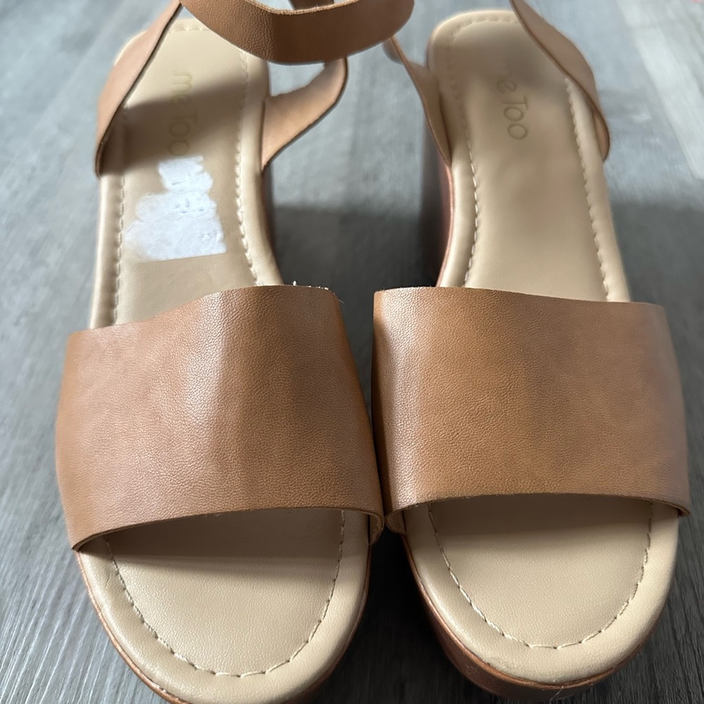 🌻 Tan Platform Wedge Sandals 🌻 - Picture 2 of 4